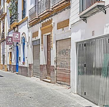 セビリア Fam Sevillian Townhouseヴィラ エクステリア 写真
